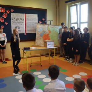 pokaż obrazek - Szkolne obchody 234. rocznicy uchwalenia Konstytucji 3 Maja