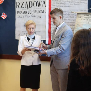 pokaż obrazek - Szkolne obchody 234. rocznicy uchwalenia Konstytucji 3 Maja