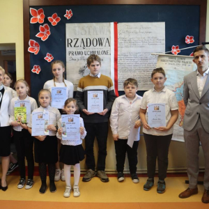 pokaż obrazek - Szkolne obchody 234. rocznicy uchwalenia Konstytucji 3 Maja