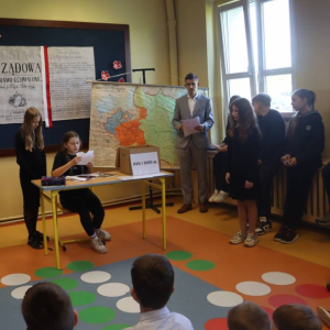 pokaż obrazek - Szkolne obchody 234. rocznicy uchwalenia Konstytucji 3 Maja