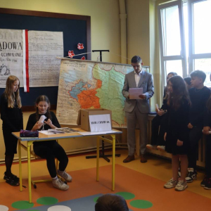 pokaż obrazek - Szkolne obchody 234. rocznicy uchwalenia Konstytucji 3 Maja