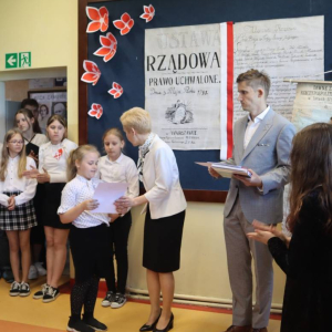 pokaż obrazek - Szkolne obchody 234. rocznicy uchwalenia Konstytucji 3 Maja