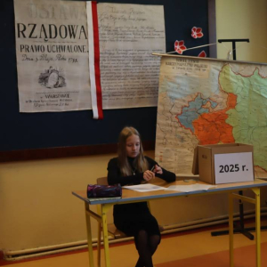 pokaż obrazek - Szkolne obchody 234. rocznicy uchwalenia Konstytucji 3 Maja