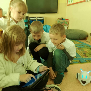 pokaż obrazek -  Zajęcia z robotem edukacyjnym Photon