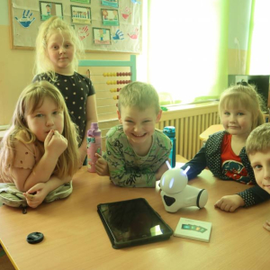 pokaż obrazek -  Zajęcia z robotem edukacyjnym Photon