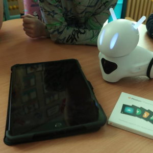 pokaż obrazek -  Zajęcia z robotem edukacyjnym Photon