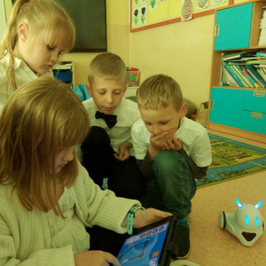 pokaż obrazek -  Zajęcia z robotem edukacyjnym Photon