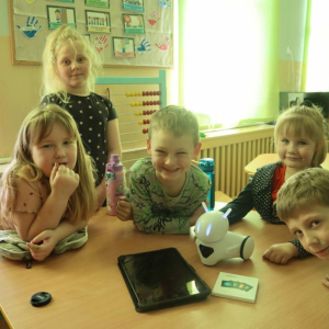 pokaż obrazek -  Zajęcia z robotem edukacyjnym Photon