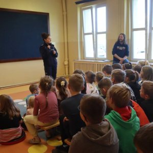 pokaż obrazek -  Spotkanie profilaktyczno-edukacyjne z funkcjonariuszkami z Komendy Powiatowej Policji w Wejherowie 
