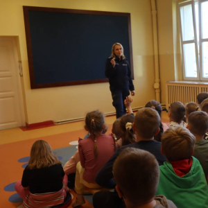 pokaż obrazek -  Spotkanie profilaktyczno-edukacyjne z funkcjonariuszkami z Komendy Powiatowej Policji w Wejherowie 