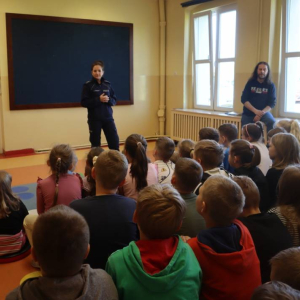 pokaż obrazek -  Spotkanie profilaktyczno-edukacyjne z funkcjonariuszkami z Komendy Powiatowej Policji w Wejherowie 