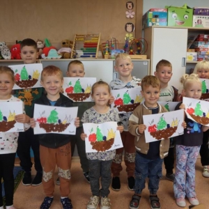 pokaż obrazek - Kolorowy kosz pełen owoców