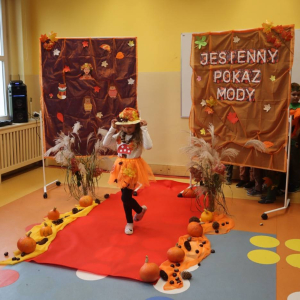 pokaż obrazek - Jesienny pokaz mody