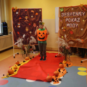 pokaż obrazek - Jesienny pokaz mody