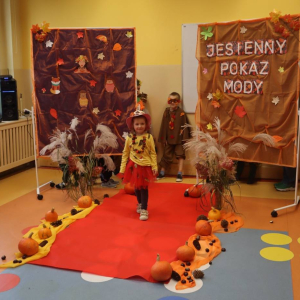 pokaż obrazek - Jesienny pokaz mody