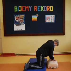 pokaż obrazek - Bicie rekordu w pierwszej pomocy