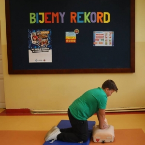 pokaż obrazek - Bicie rekordu w pierwszej pomocy