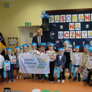 pokaż obrazek - Ślubowanie i pasowanie na ucznia klasy pierwszej 