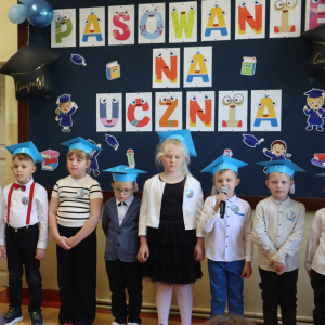 pokaż obrazek - Ślubowanie i pasowanie na ucznia klasy pierwszej 