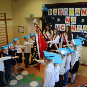 pokaż obrazek - Ślubowanie i pasowanie na ucznia klasy pierwszej 
