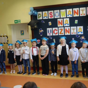 pokaż obrazek - Ślubowanie i pasowanie na ucznia klasy pierwszej 