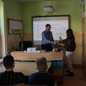 pokaż obrazek - Zajęcia w ramach IV edycji ogólnopolskiej akcji edukacyjnej „Adwokaci Rozjaśniają Prawo”