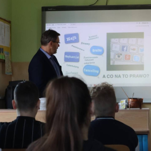 pokaż obrazek - Zajęcia w ramach IV edycji ogólnopolskiej akcji edukacyjnej „Adwokaci Rozjaśniają Prawo”