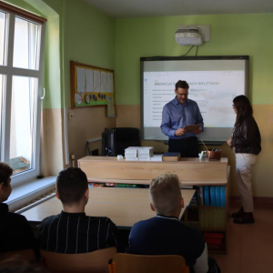 pokaż obrazek - Zajęcia w ramach IV edycji ogólnopolskiej akcji edukacyjnej „Adwokaci Rozjaśniają Prawo”