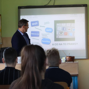 pokaż obrazek - Zajęcia w ramach IV edycji ogólnopolskiej akcji edukacyjnej „Adwokaci Rozjaśniają Prawo”