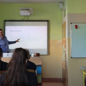 pokaż obrazek - Zajęcia w ramach IV edycji ogólnopolskiej akcji edukacyjnej „Adwokaci Rozjaśniają Prawo”