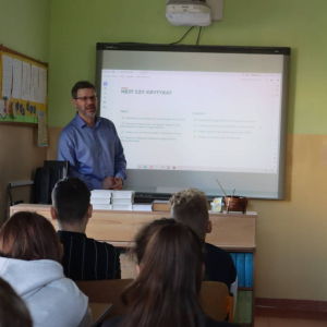 pokaż obrazek - Zajęcia w ramach IV edycji ogólnopolskiej akcji edukacyjnej „Adwokaci Rozjaśniają Prawo”