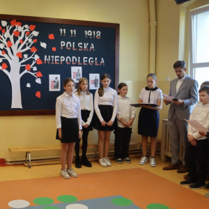 pokaż obrazek - Szkolne obchody Narodowego Święta Niepodległości 