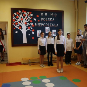 pokaż obrazek - Szkolne obchody Narodowego Święta Niepodległości 