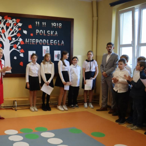 pokaż obrazek - Szkolne obchody Narodowego Święta Niepodległości 