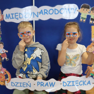 pokaż obrazek - Międzynarodowy Dzień Praw Dziecka