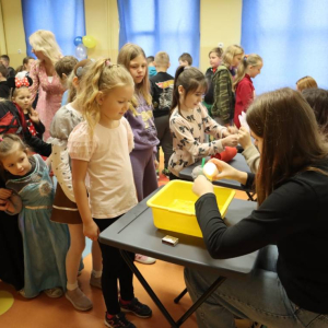 pokaż obrazek -  Andrzejkowe czary-mary