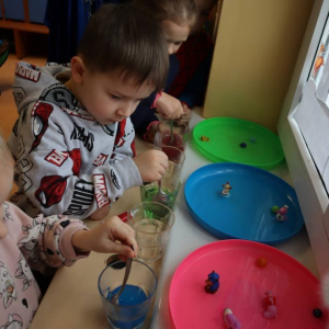pokaż obrazek -  Eksperymenty w oddziale przedszkolnym