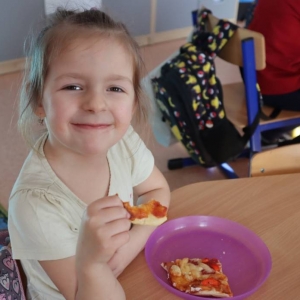 pokaż obrazek - Dzień Pizzy w oddziale przedszkolnym