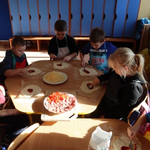 pokaż obrazek - Dzień Pizzy w oddziale przedszkolnym
