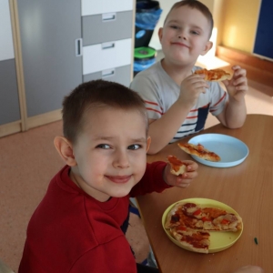 pokaż obrazek - Dzień Pizzy w oddziale przedszkolnym