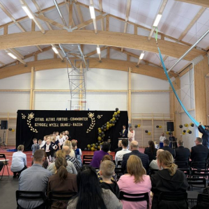 pokaż obrazek - Uroczyste otwarcie hali sportowej