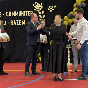 pokaż obrazek - Uroczyste otwarcie hali sportowej