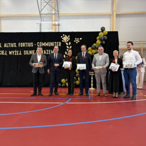 pokaż obrazek - Uroczyste otwarcie hali sportowej