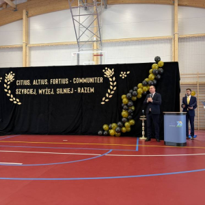 pokaż obrazek - Uroczyste otwarcie hali sportowej