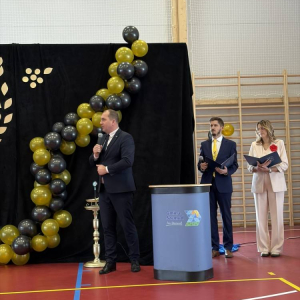 pokaż obrazek - Uroczyste otwarcie hali sportowej