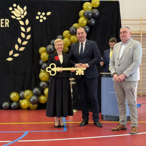 pokaż obrazek - Uroczyste otwarcie hali sportowej