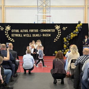 pokaż obrazek - Uroczyste otwarcie hali sportowej
