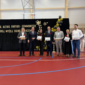 pokaż obrazek - Uroczyste otwarcie hali sportowej