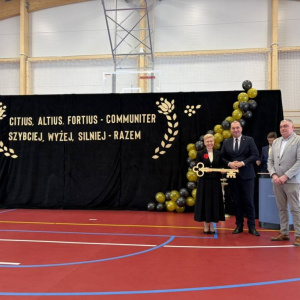 pokaż obrazek - Uroczyste otwarcie hali sportowej