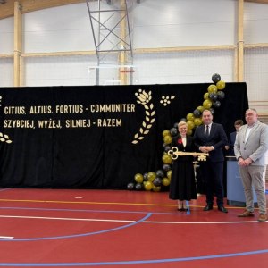 pokaż obrazek - Uroczyste otwarcie hali sportowej